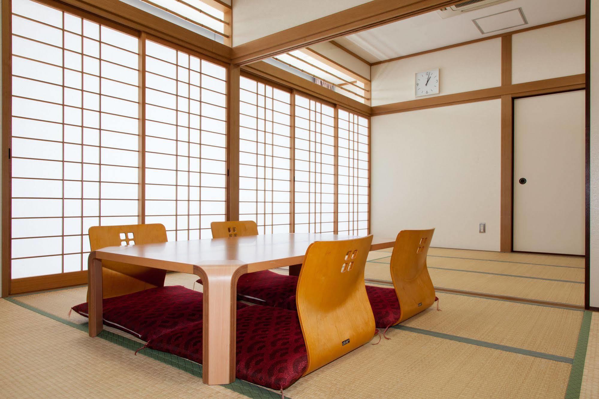 Shin-Osaka Youth Hostel Luaran gambar