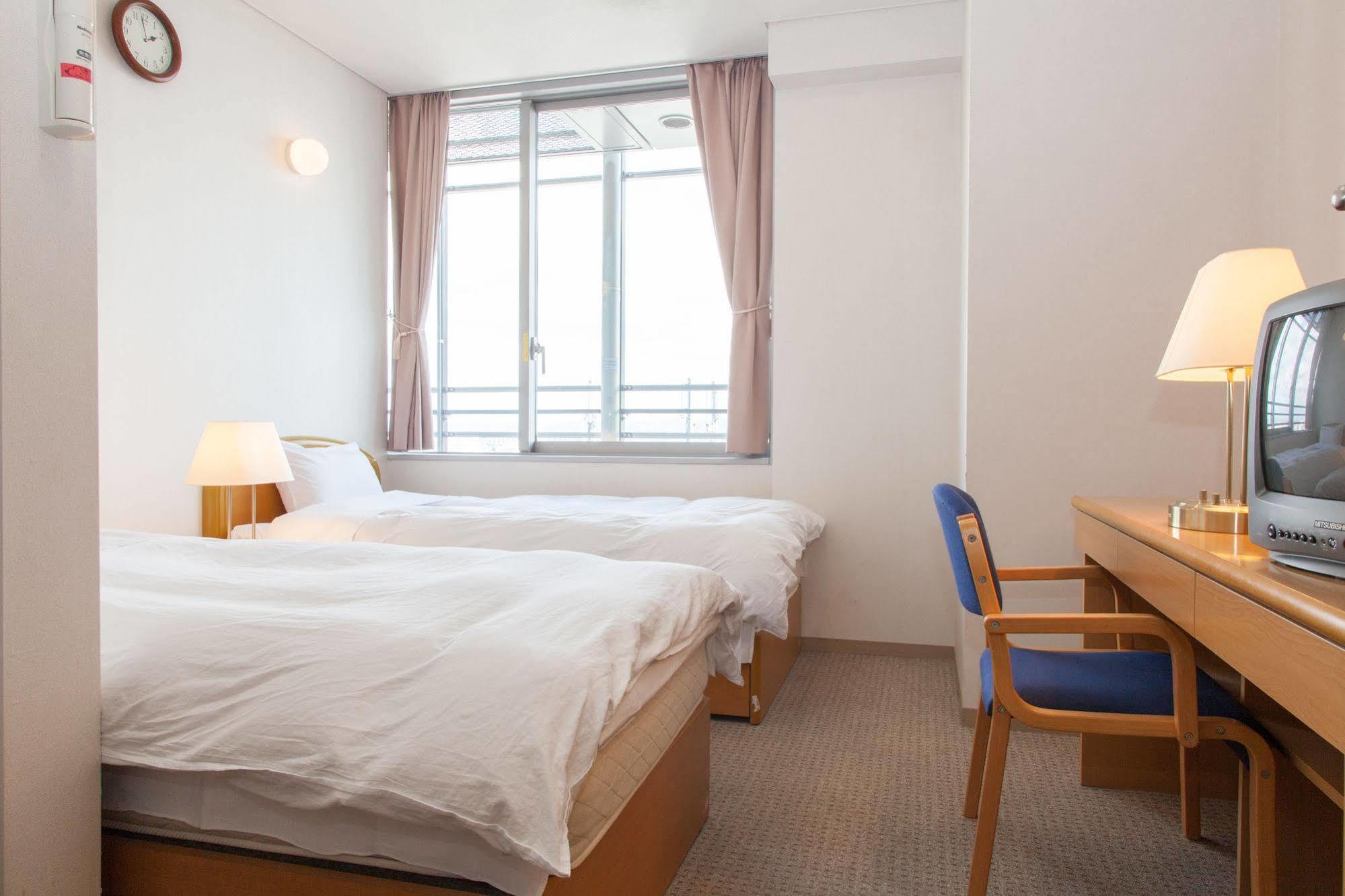 Shin-Osaka Youth Hostel Luaran gambar