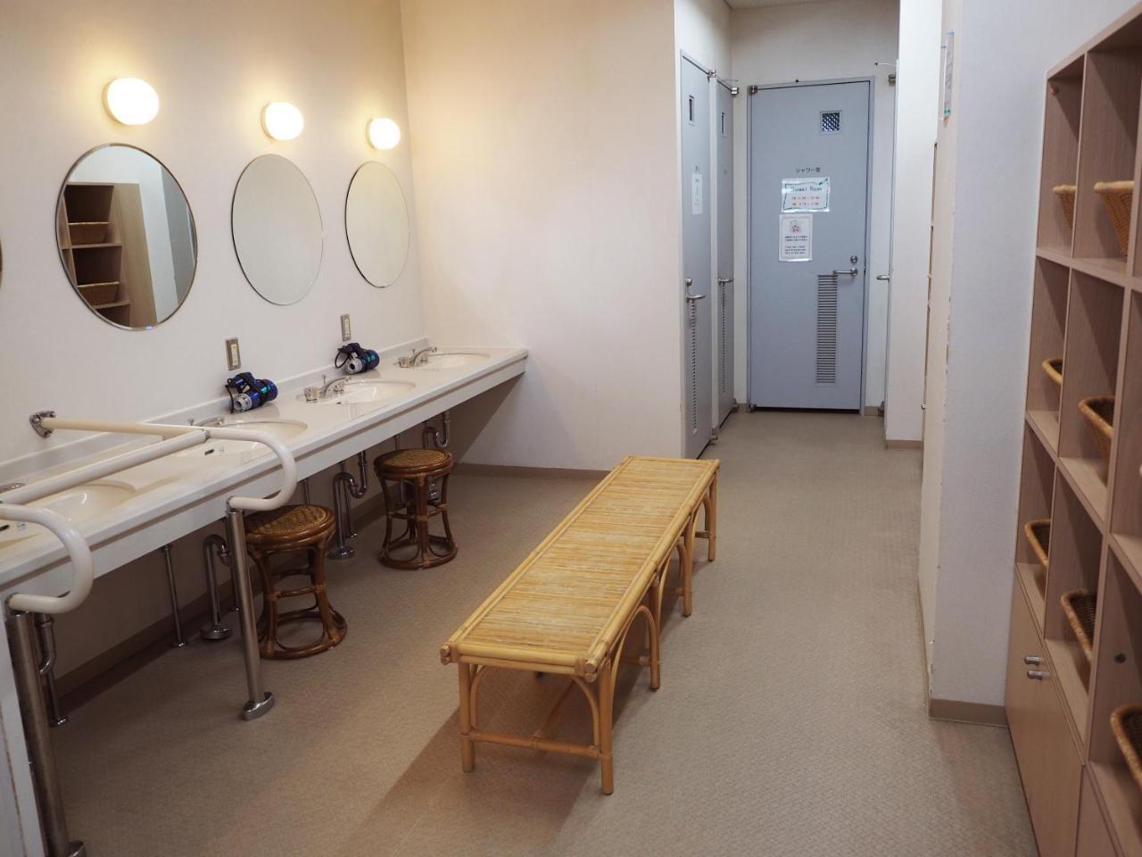 Shin-Osaka Youth Hostel Luaran gambar